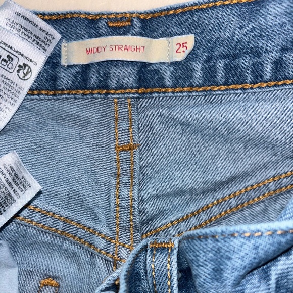 Levi’s Jean - Picture 7 of 7